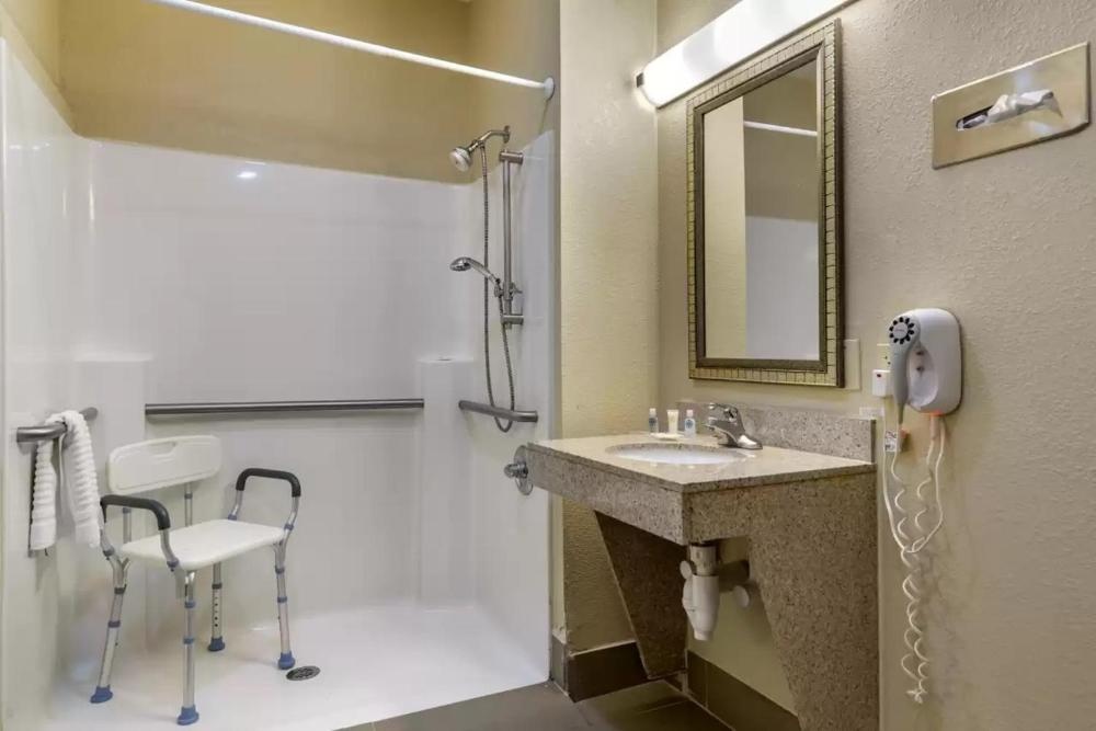 Comfort Suites Montgomery East Monticello Dr. Image 15