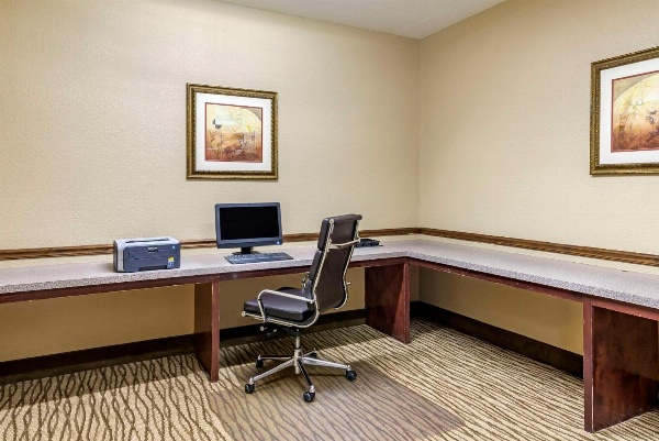 Comfort Suites Montgomery East Monticello Dr. image 2