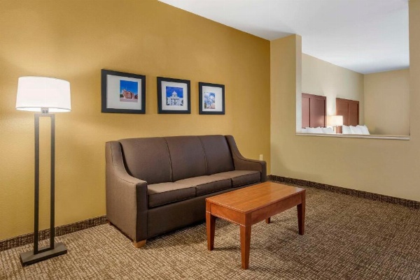 Comfort Suites Montgomery East Monticello Dr. image 21